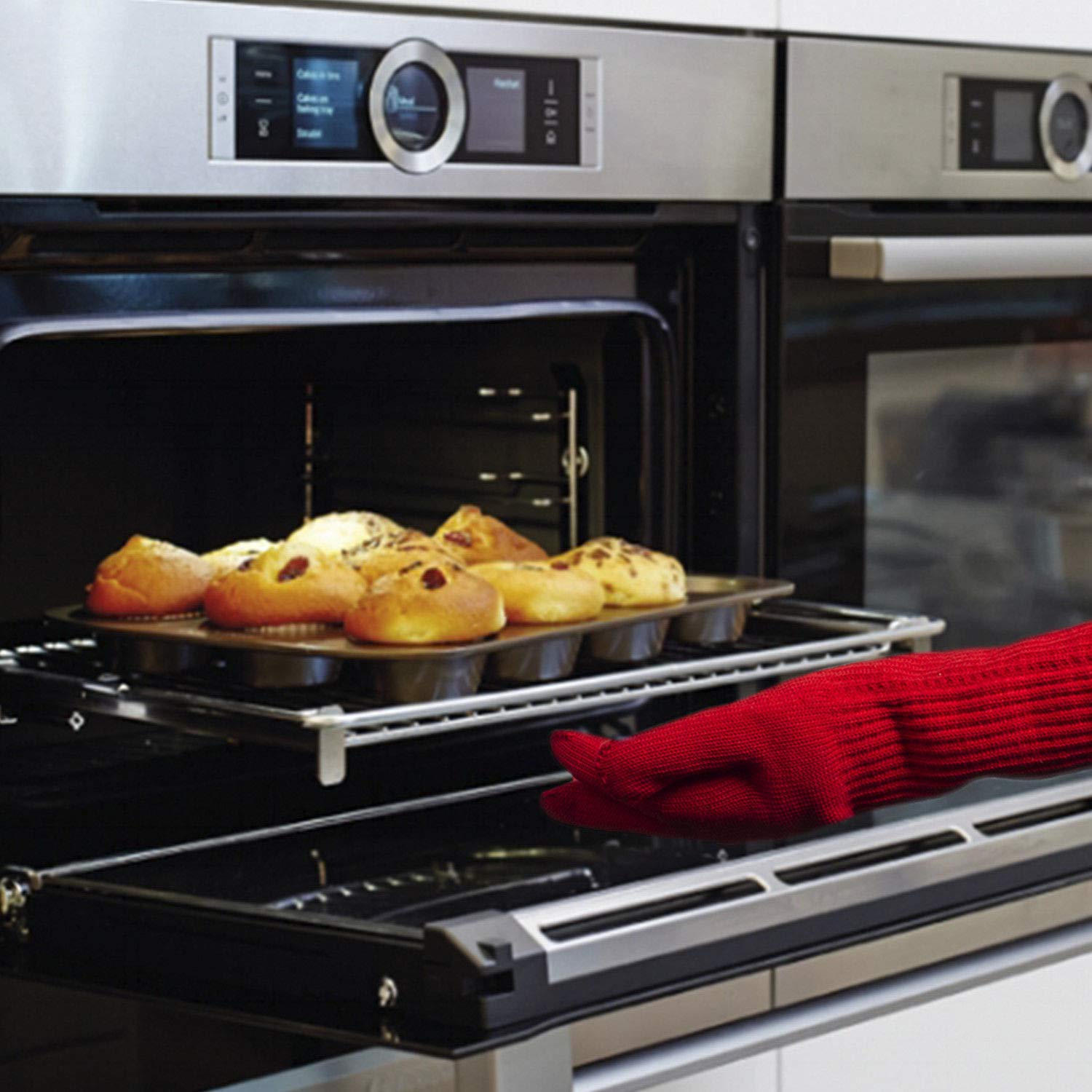 2 Extra Thick Oven Gloves - Red Heat Resistant Amazing Oven Mitt / Pot Holders
